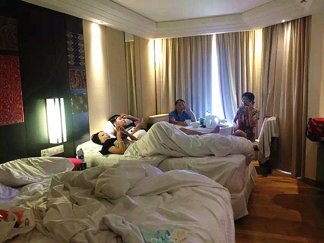 service,然后聚在房间里看电视,吃饱睡足,休闲随心的感觉真是极好,不_图片素材 service,然后聚在房间里看电视,吃饱睡足,休闲随心的感觉真是极好,不