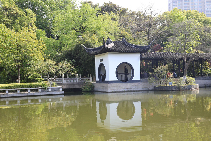 "特别是距离"天宁寺","东坡公园","红梅公园"等常州著名景点很近,步行
