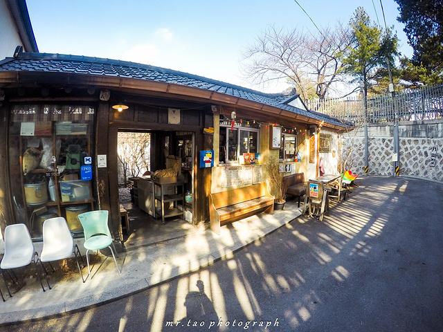 现在的北村并非是供游客观赏修建的民俗村,而是人们实际居住生活的