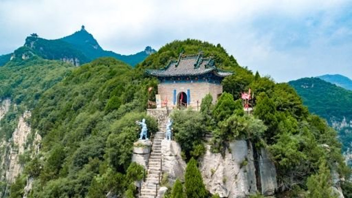 云丘山是道教名山,记录了道教2000多年的发展历史,在这里许愿非常灵验