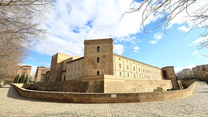 2015到阿尔哈菲利亚宫了,NND,人家午休了,._萨