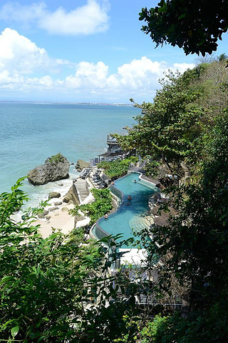 2015接着赶路,到阿雅娜,已是下午2点正好办理