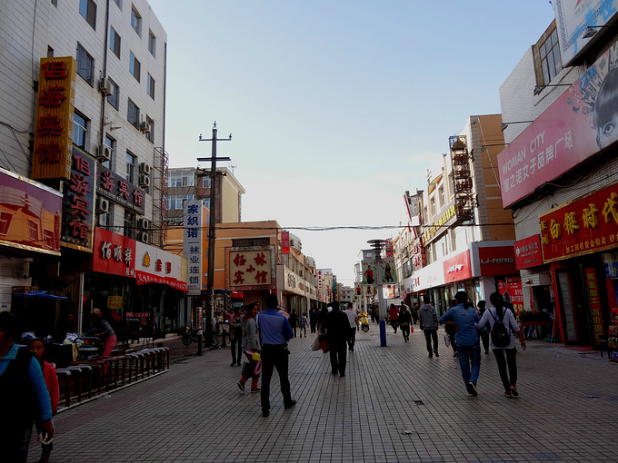 张掖旅游攻略 探访历史,甘肃12日自由行  市区景色 从嘉峪关乘火车到