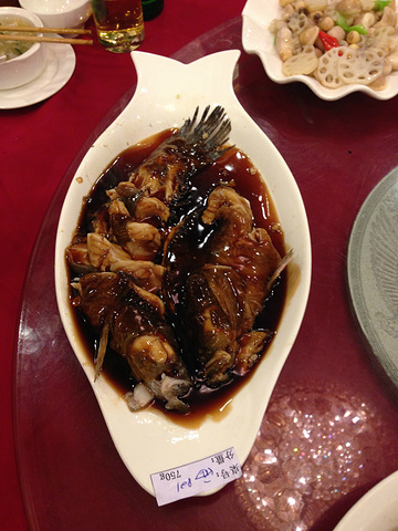 2015拥挤的场面来吃饭真的不是一件享受的事