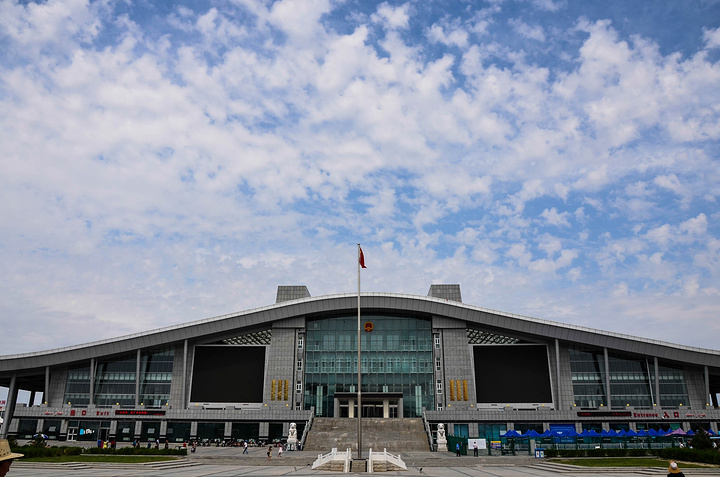 2015小小的城市建立很多商业中心和免税店_霍尔果斯口岸评论 - 去哪儿攻略社区