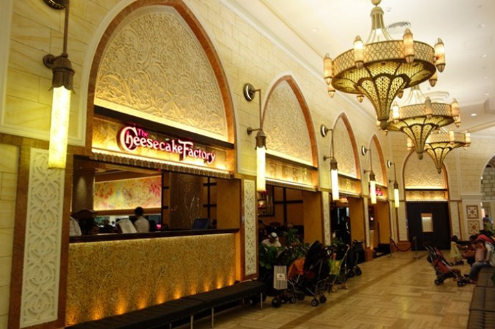 2016.牌鞋子、名牌墨镜、最新款手机._迪拜购