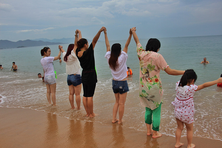 今天一天的行程结束,后面是自由活动时间,回酒店稍作休息后我们下楼去