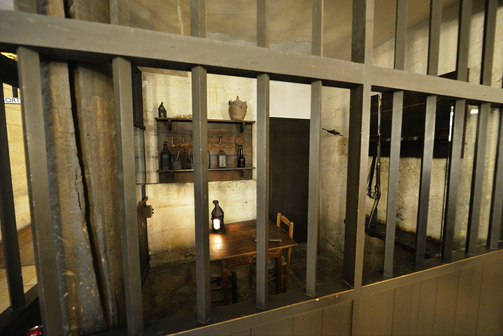 这里在巴黎大革命期间是革命政府建立的监狱