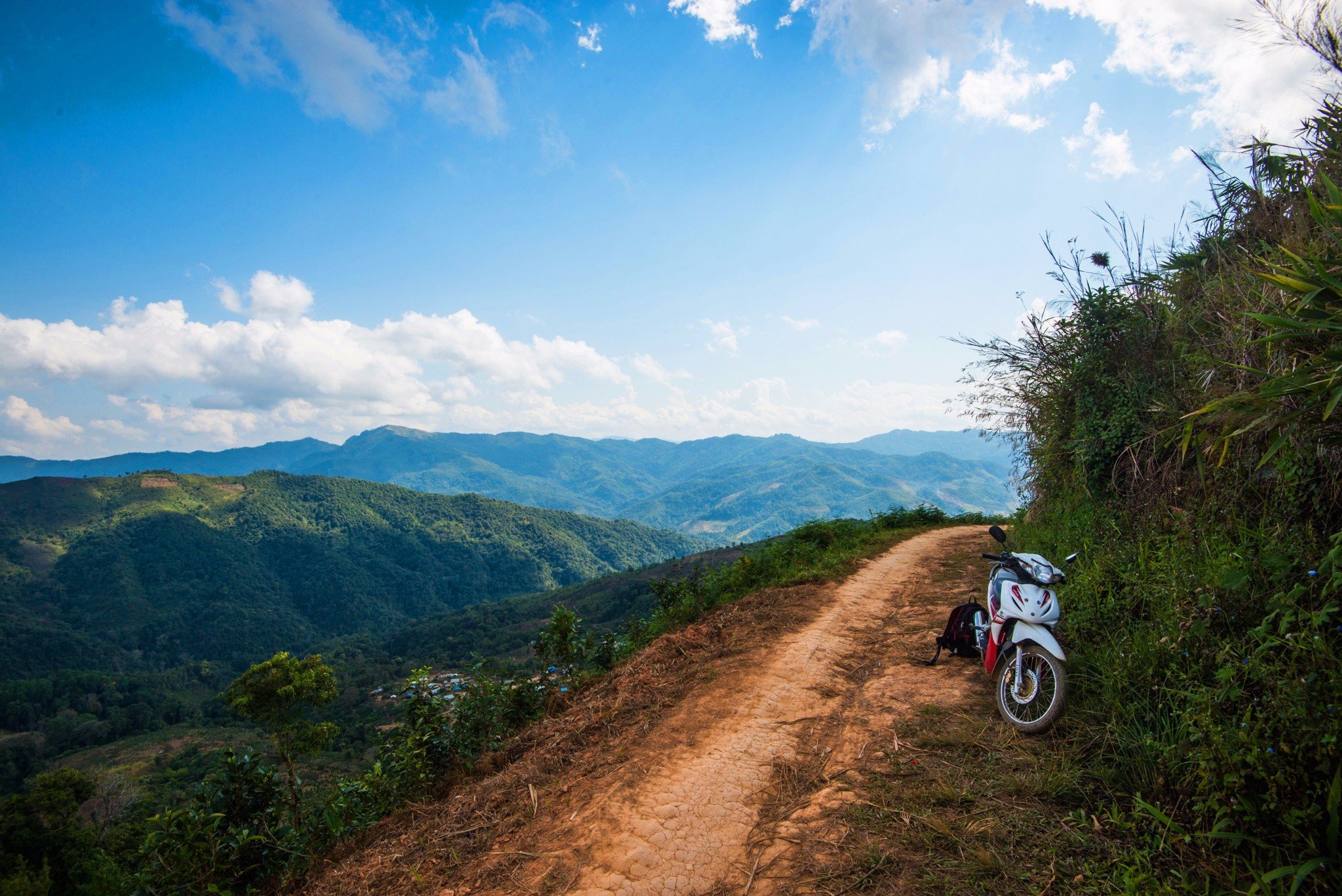 丰沙里（老挝）追云记：寻找日出前的孤岛