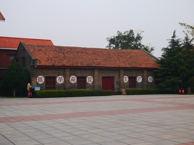 小平小道,地处江西省新建县望城岗,是一个集教育纪念,休闲为标准纪念标致3008排放一体图片