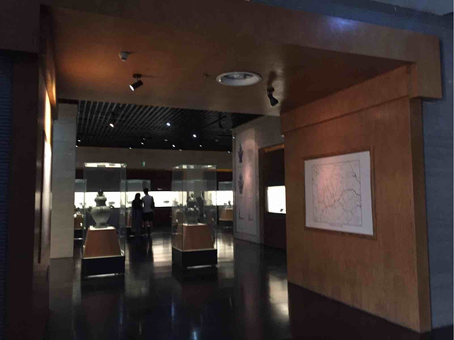 四川省博物馆是西南地区最大的综合性博物馆.