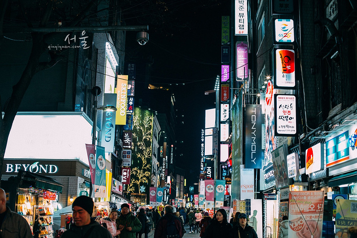 韩国最有名的小吃街 韩国著名小吃