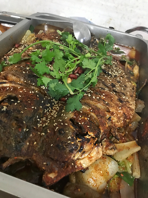 可能是临近湖泊,大理买的很多烧烤,烤鱼很好吃