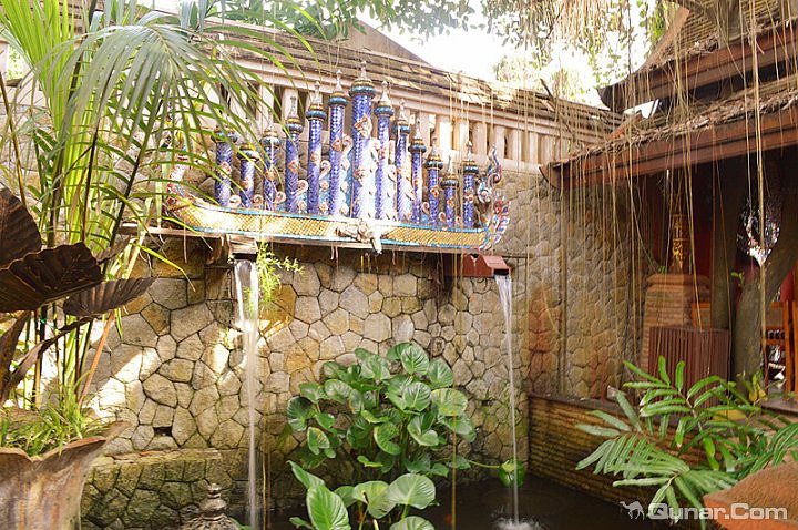 2015来到这里能体会到非常传统的泰式服务_萨