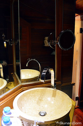 2015来到这里能体会到非常传统的泰式服务_萨