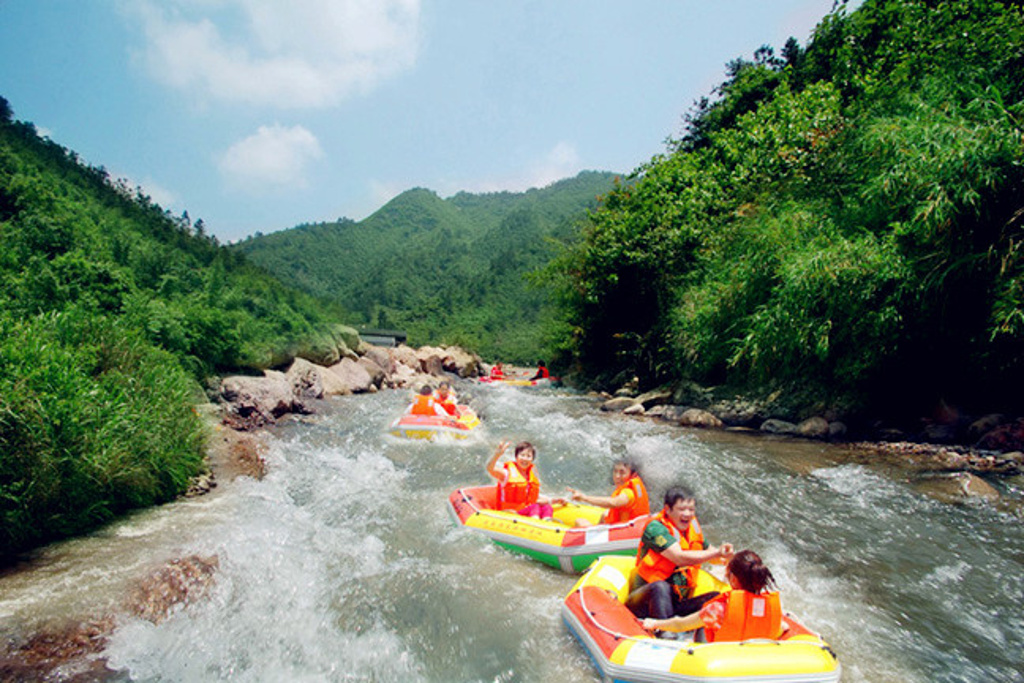 仰天峡漂流旅游景点图片