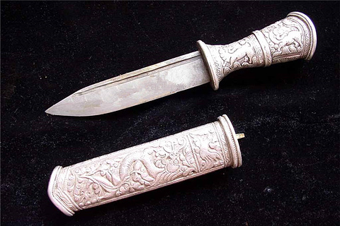 2015去拉萨旅游买什么好,拉萨旅游特色商品购