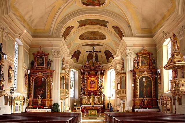 霞山区: 1,霞山天主教堂石子路下去第一个路口