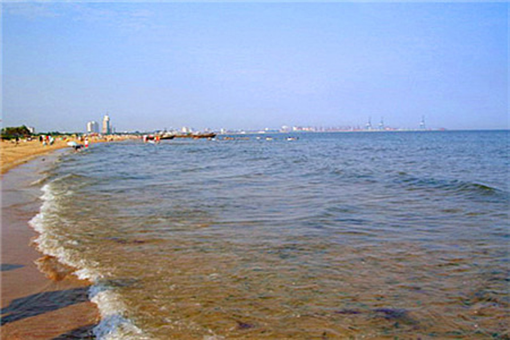 金山浴场旅游景点图片