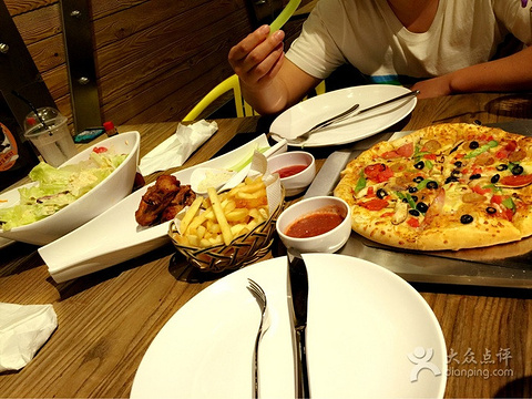 2015乌巢比萨主义主题餐厅(中粮祥云小镇店)_