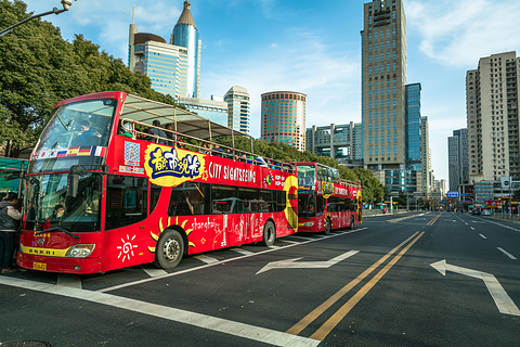 金陵中路普安路公交站