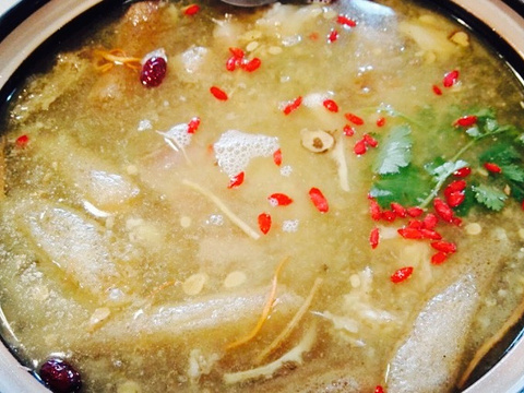昭通天麻竹荪火腿鸡(严家地店)
