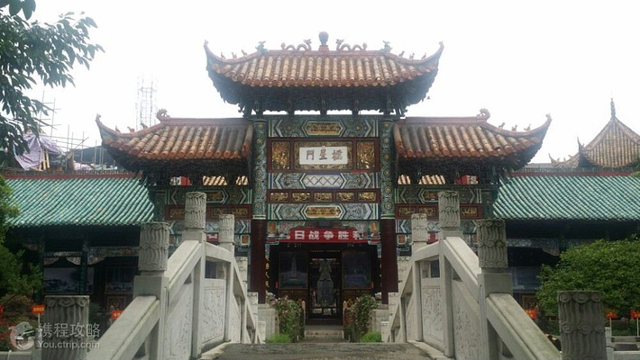 石门文庙 电话:0736-5324033 地址:常德市石门县楚江镇文庙路6号