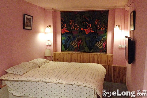 【丽江云梦闲情客栈】大床房住宿1晚+免费电