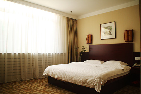 【铁岭金凤凰酒店290005团购】,仅【128】元