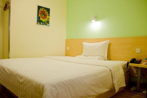 【上下九步行街】7天连锁酒店黄沙地铁站店 -