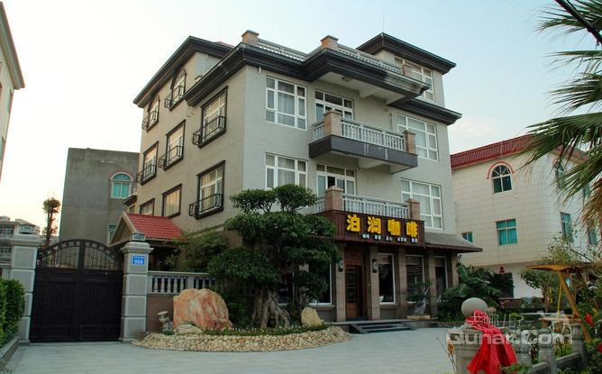 莆田湄洲岛泊澜咖啡会所是一栋田园风格海景别墅,是湄洲岛交通便利