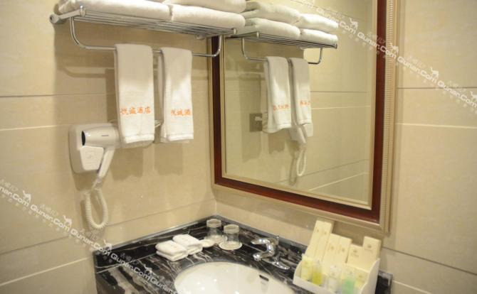 【和平广场】重庆鑫铂斯酒店