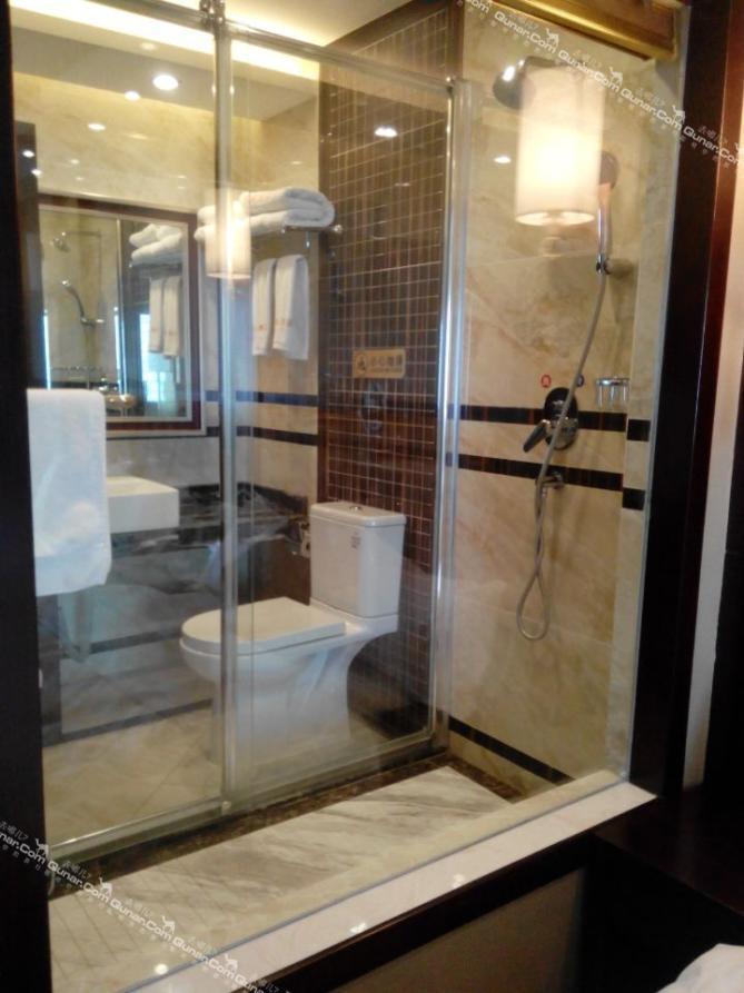 【和平广场】重庆鑫铂斯酒店