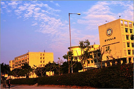 怎么去澳门上大学 b4754fc109d60f6393835fbb.jpg_r_270x180x90_f23b7852.jpg
