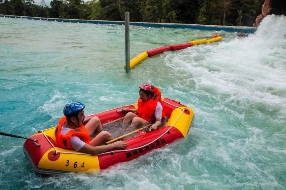 无锡雪浪山二级休闲漂流(含薰衣草门票)入住五星无锡锡州花园酒店(含2