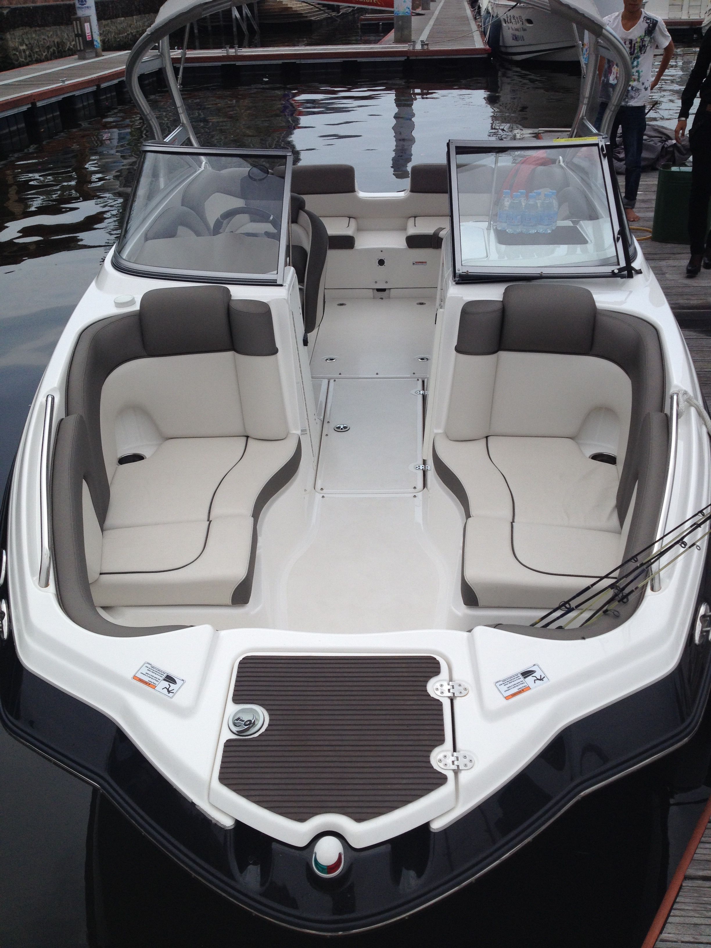 日本进口小快艇 雅马哈242 极速快感 一层 建议6人