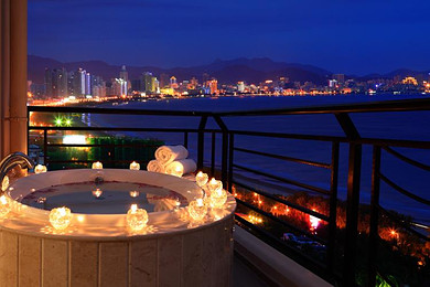 三亚湾辰光克拉码头精选豪华海景房 海鲜自助bbq 情侣蜜月布置 儿童