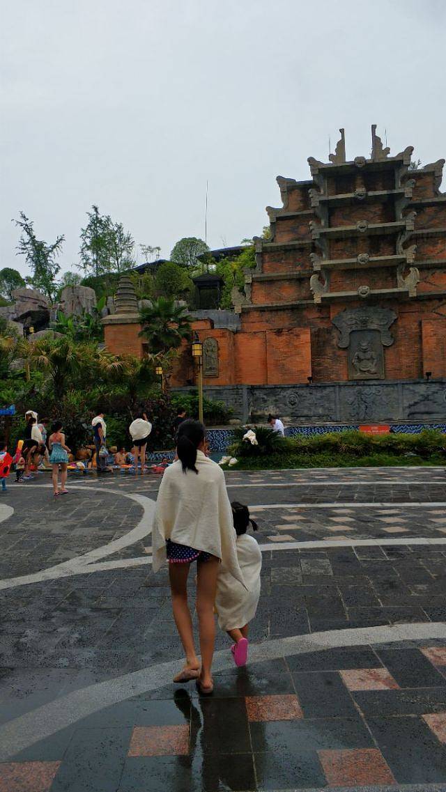 罗山湖四季温泉小镇