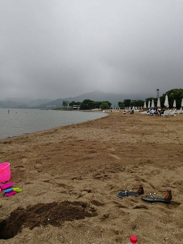 东钱湖随风沙滩