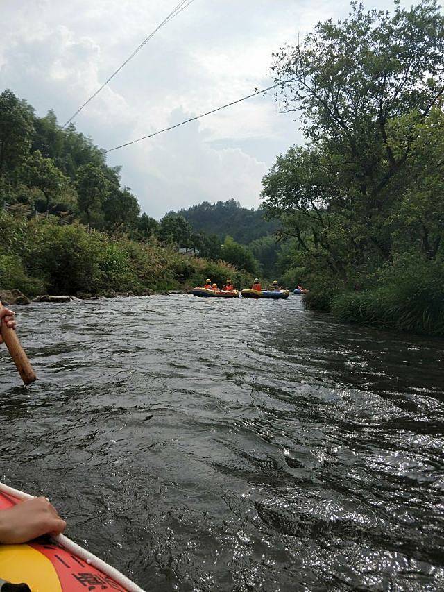浮盖山峡谷漂流
