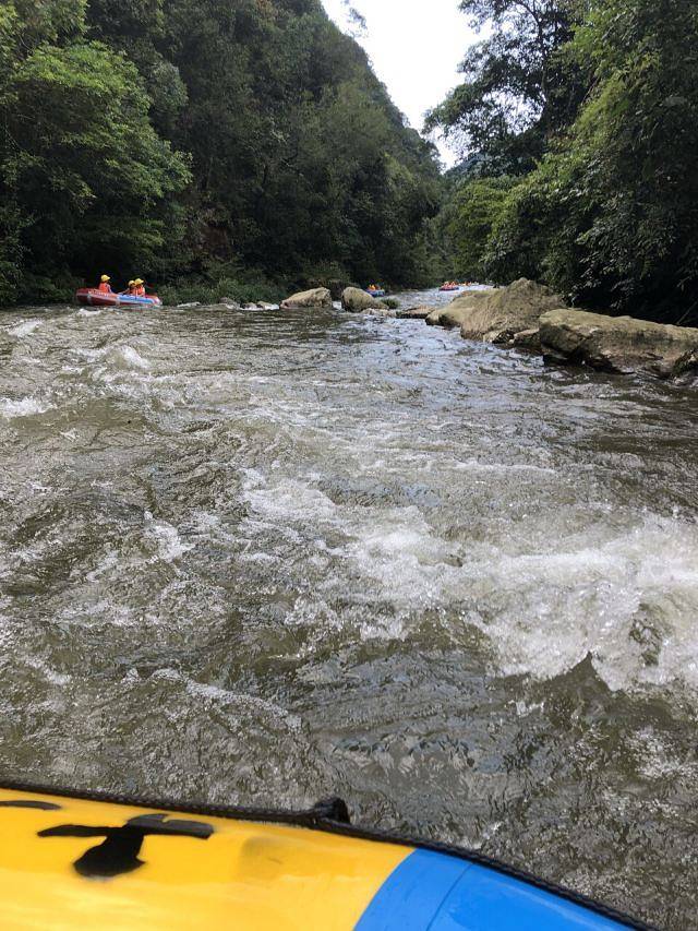 桂林十二滩漂流