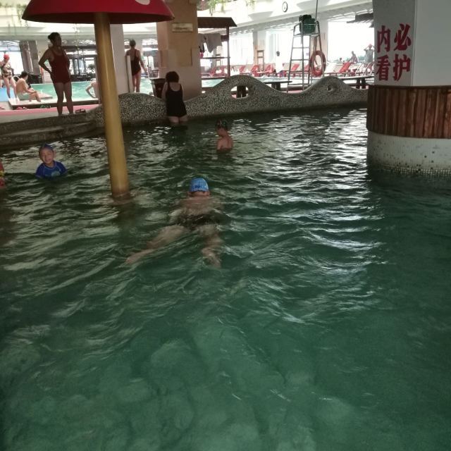 思拉堡温泉小镇