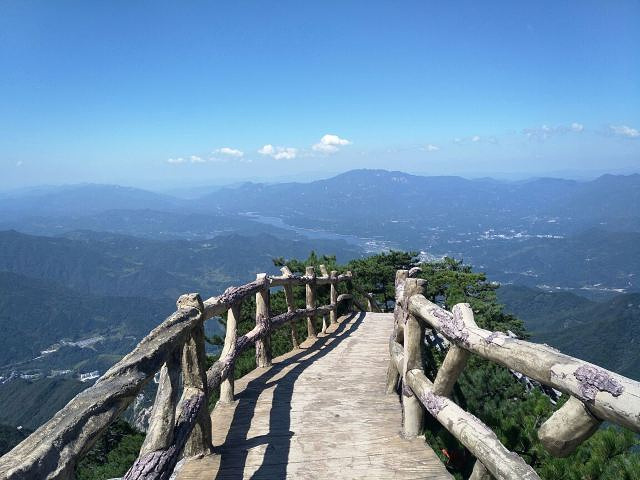 2023天堂寨风景的确不错,哲人峰很美值得一看,鹊桥适合排照凹造型,景区组织管理总体感觉也很有序,工作..._天堂寨风景区-评论-去哪儿攻略