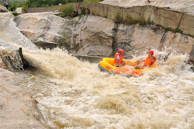 浠水三角山龙潭峡漂流一日游(优惠月)
