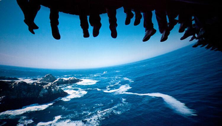 翱翔飞越地平线