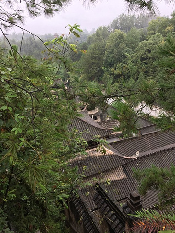 "土司城遗址占地面积很大，有民族特色的建筑物，还有微缩版长城一样的土司城墙_恩施土司城"的评论图片