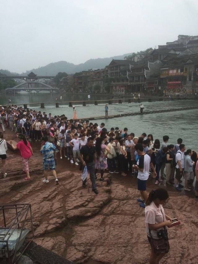 《梦幻沱江篝火晚会》演出