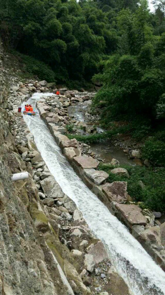 龙门大峡谷漂流