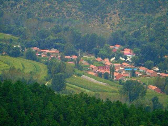 宁城县藏龙谷国家AAA级自然风景区