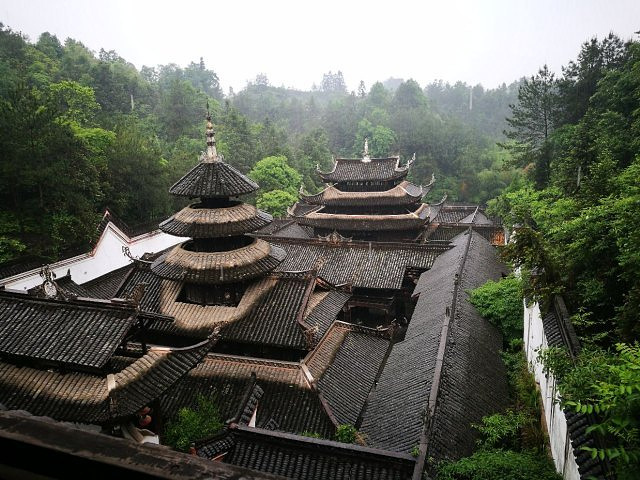 "...土家族文化的地方，门票50元，60岁以上半票，恩施火车站有30路公交可以直达，车程40分钟左右_恩施土司城"的评论图片